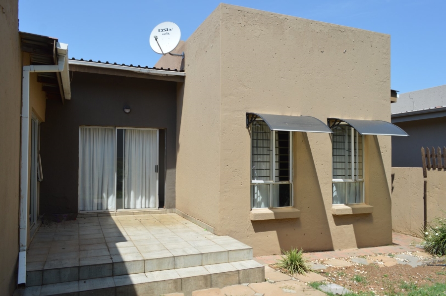 3 Bedroom Property for Sale in Wilkoppies North West